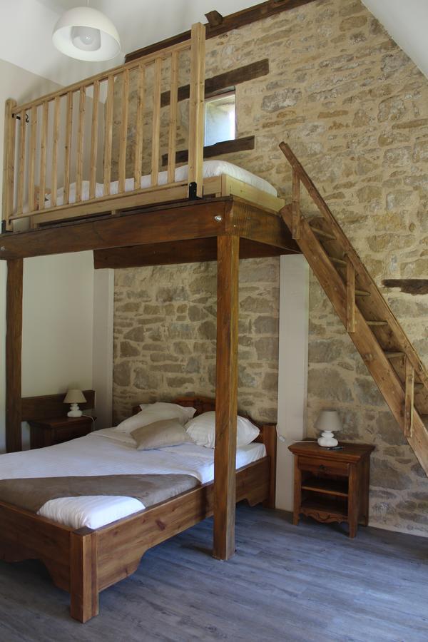 Bed and Breakfast A La Croisee Des Vallees Фижак Экстерьер фото